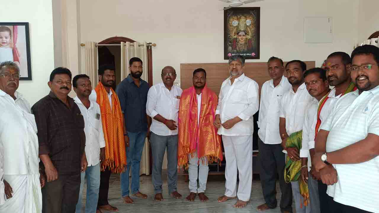 L Ramana | గ్రామ పంచాయతీ పాలకవర్గాన్ని సన్మానించిన ఎమ్మెల్సీ ఎల్ రమణ