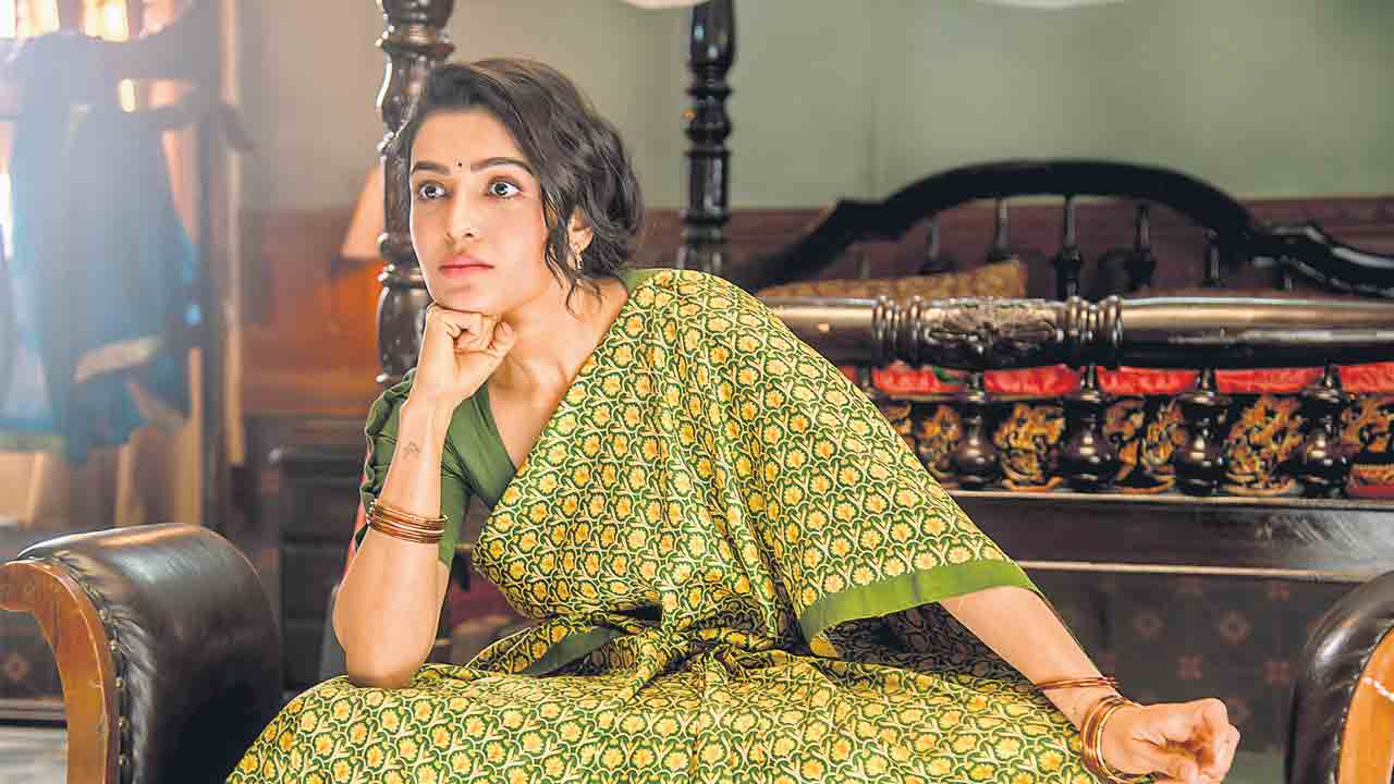 ఇంటి బంగారం ఈ కొత్త కోడలు