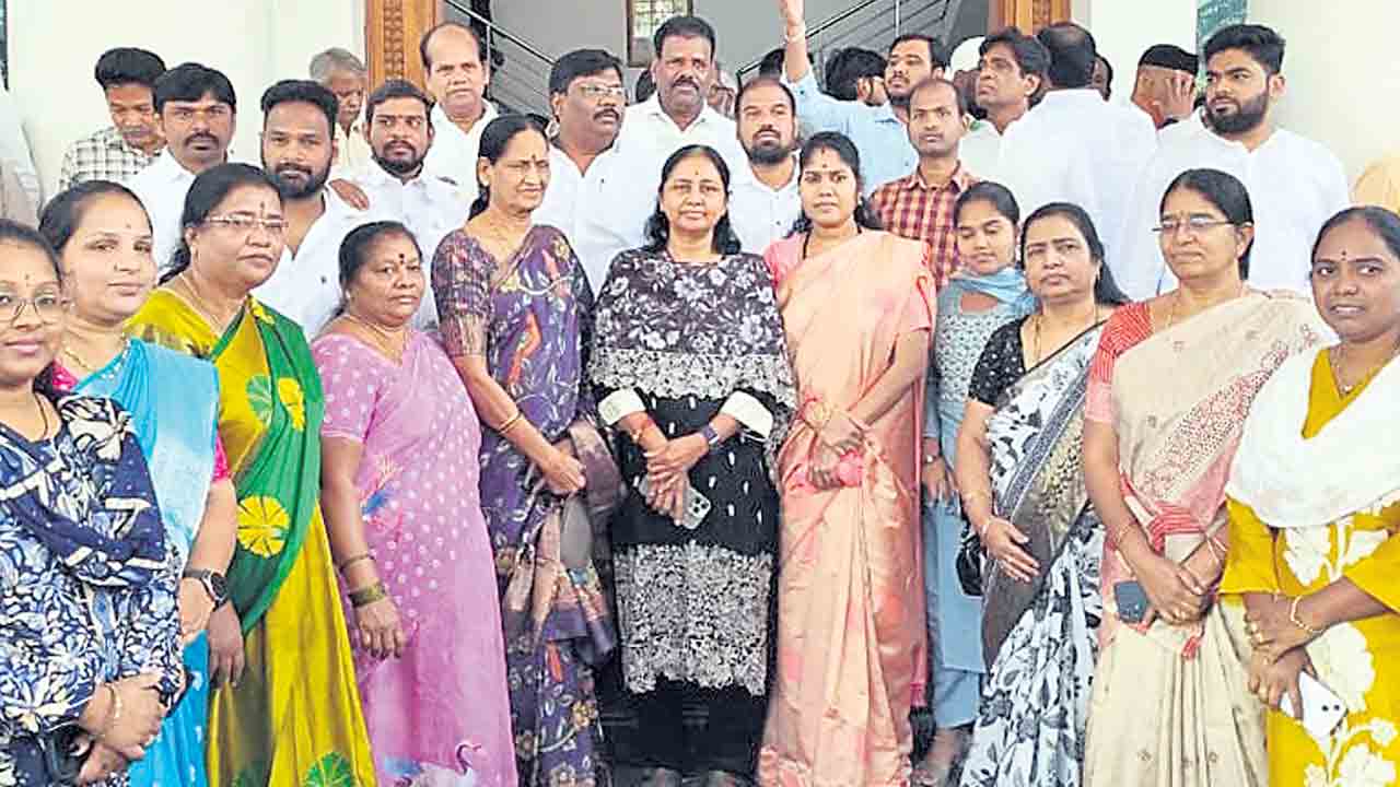 డ్రామాలాడుతున్న కాంగ్రెస్‌