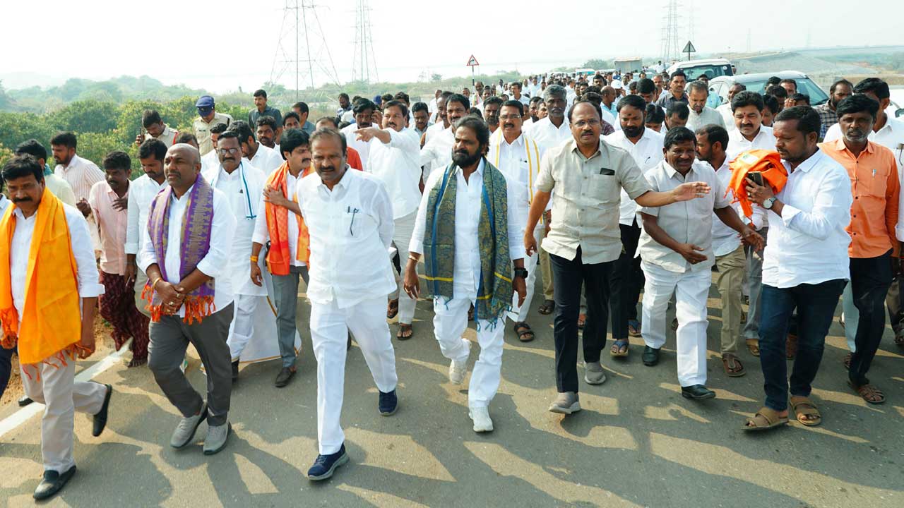 పాలమూరును ఎండబెట్టే కుట్ర