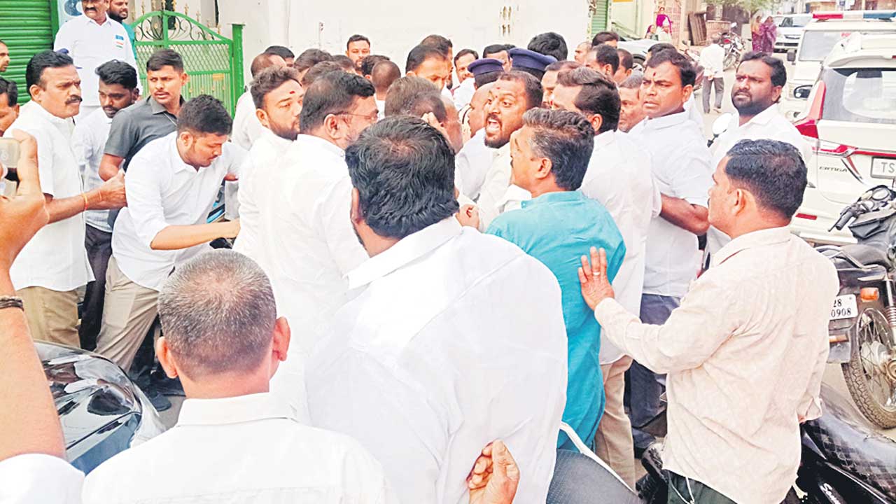 కాంగ్రెస్‌ గూండాయిజం