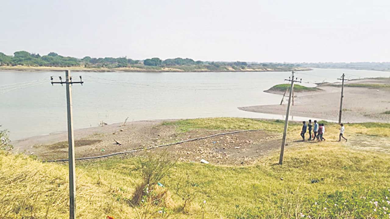 తాగునీటికి తిప్పలే..