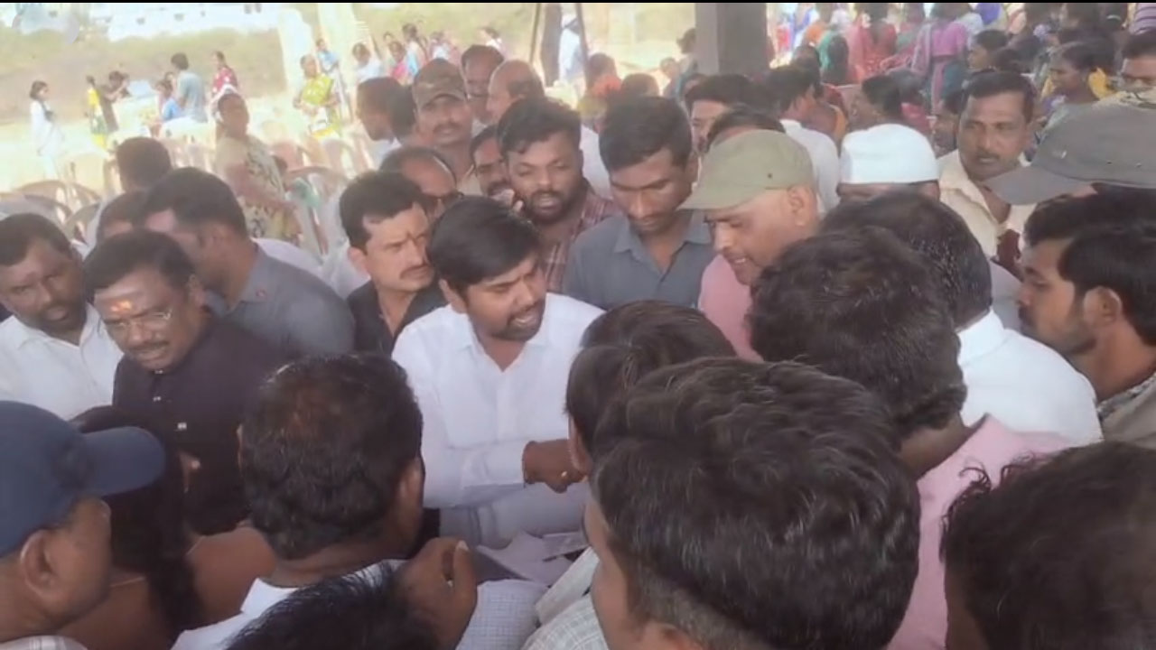 Protest | మంత్రి వివేక్‌ను నిలదీసిన భూ నిర్వాసితులు, మహిళలు