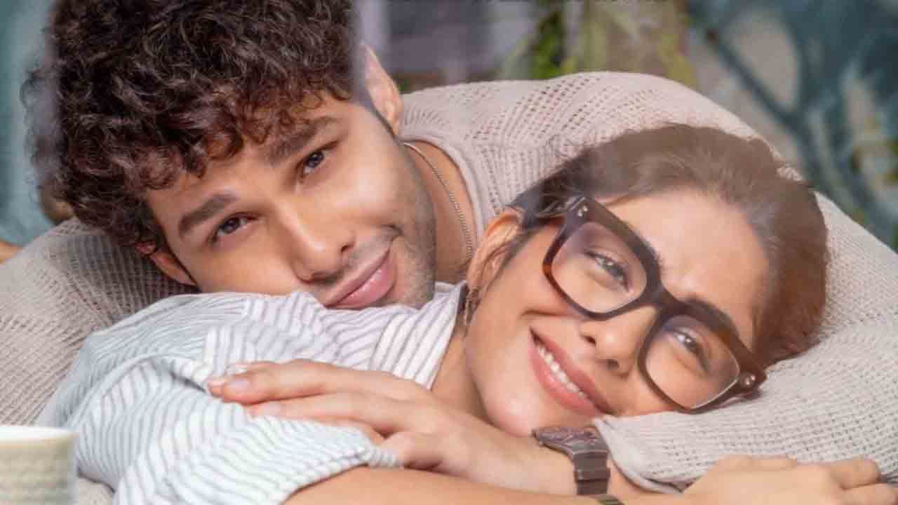 Do Deewane Seher Mein | భన్సాలీ నిర్మాణంలో సిద్ధాంత్-మృణాల్ సినిమా.. ‘దో దీవానే షెహర్ మే’ టీజ‌ర్ విడుద‌ల