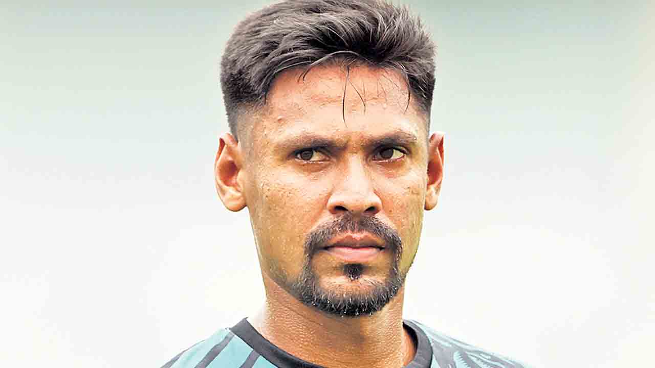 ముస్తాఫిజుర్‌ ఔట్‌