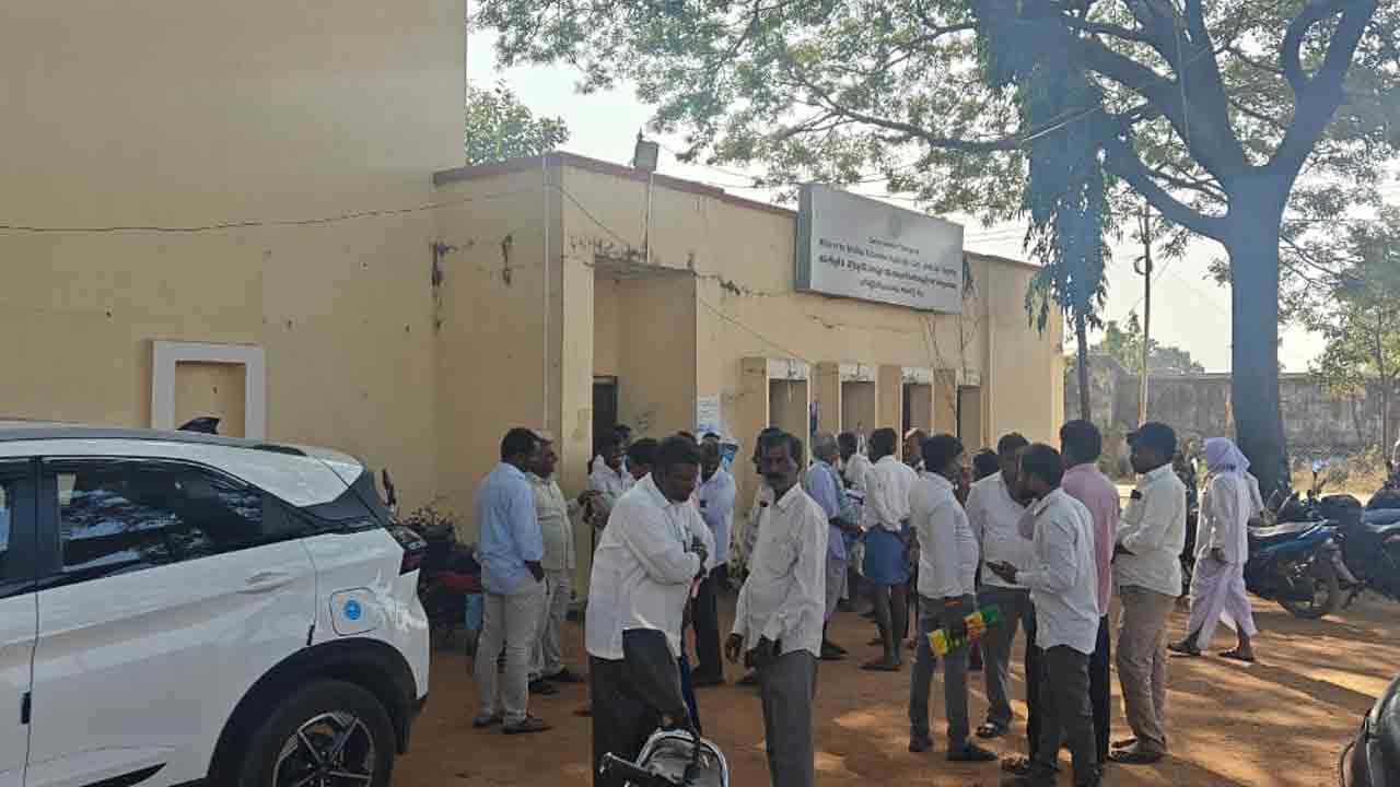 Nagireddypet MRO | ఏసీబీ రైడ్‌.. లంచం తీసుకుంటూ బుక్కైన నాగిరెడ్డి పేట్‌ ఎమ్మార్వో