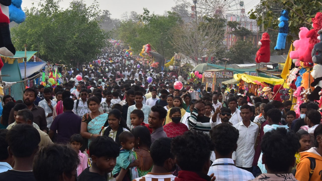 Nagoba Jatara | నాగోబా జాతరకు పోటెత్తిన భక్తులు