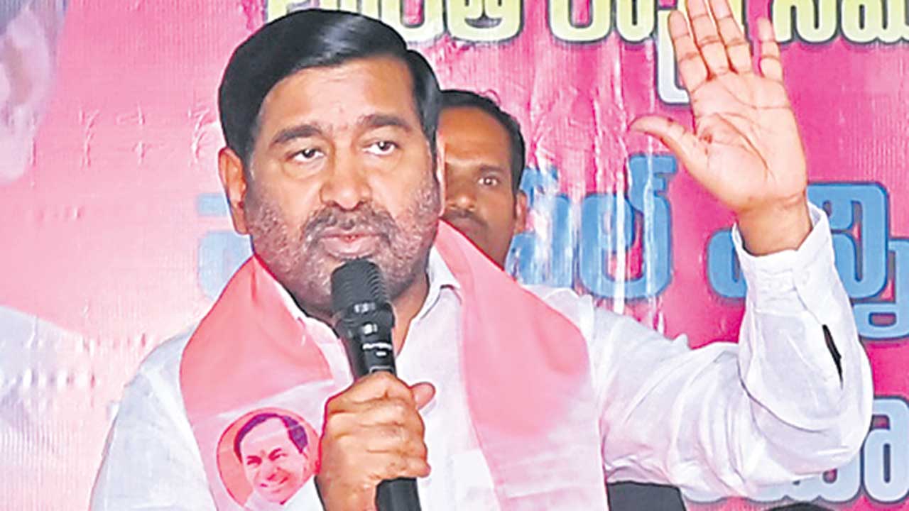 అభివృద్ధి కావాలా.. అరాచకాలు కావాలా?