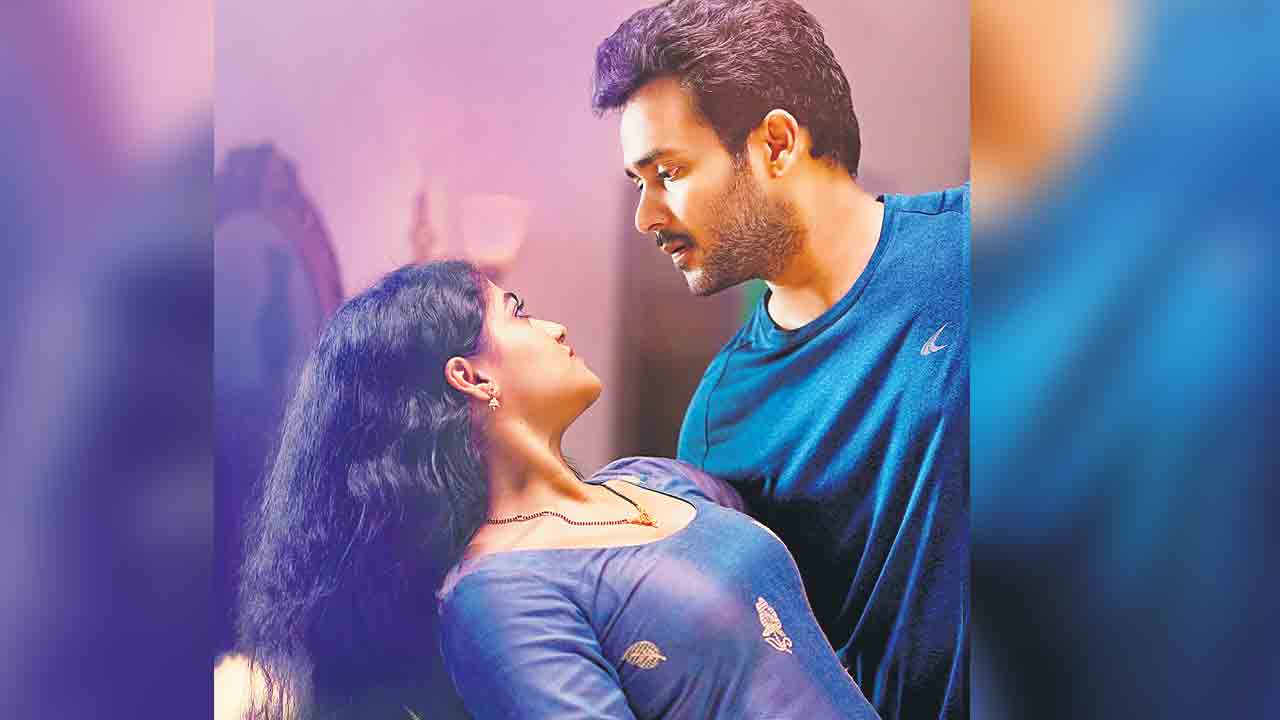 నీ మాయలో పడేట్టుగా..