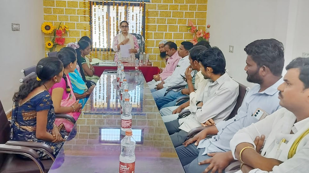 Coordination | సమన్వయంతో పంచాయతీ అభివృద్ధికి కృషి చేయాలి