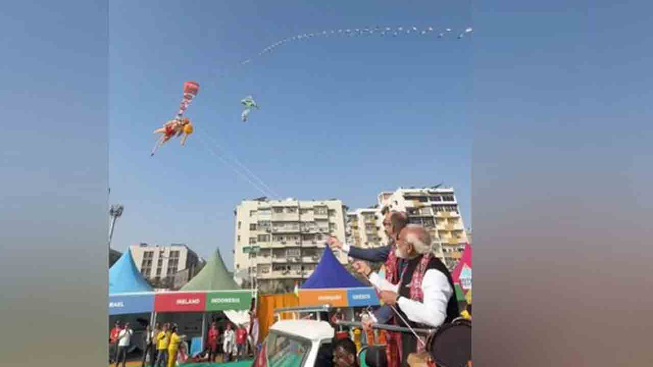 Kite festival | అహ్మదాబాద్‌లో అంతర్జాతీయ కైట్‌ ఫెస్టివల్‌ను ప్రారంభించిన ప్రధాని మోదీ
