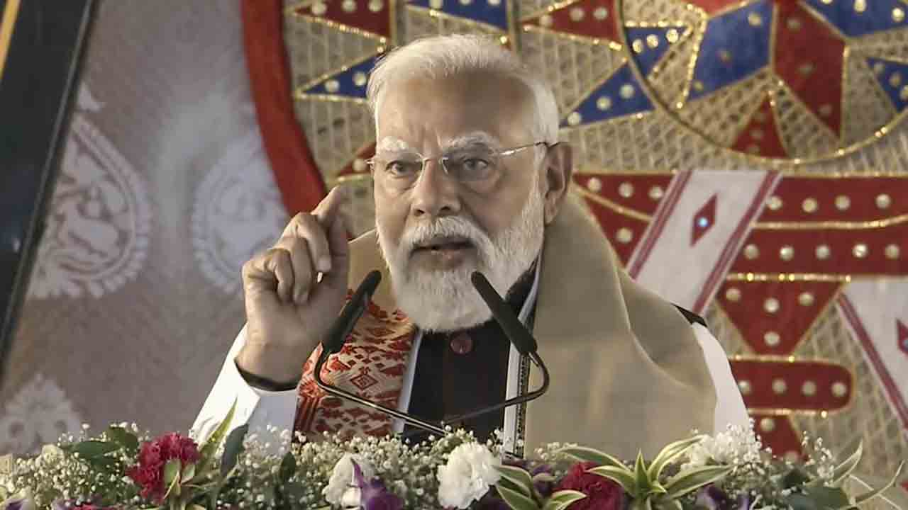 PM Modi | కాంగ్రెస్‌ అక్రమ వలసదారులను పెంచి పోషించింది : ప్రధాని మోదీ
