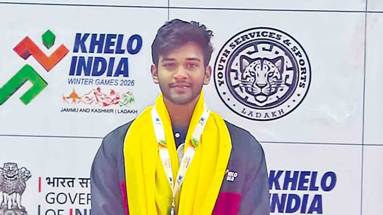 తేజేశ్‌కు రజతం