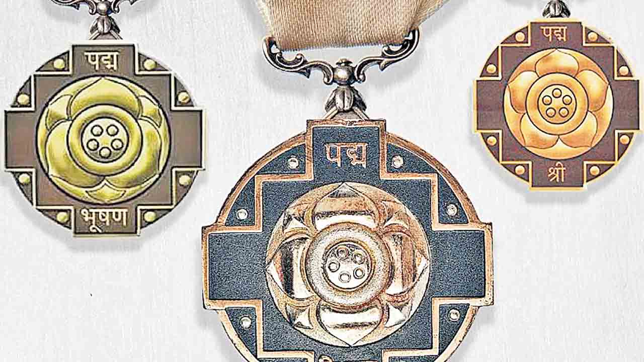 ‘పద్మా’లపె చిందులు దేనికి?