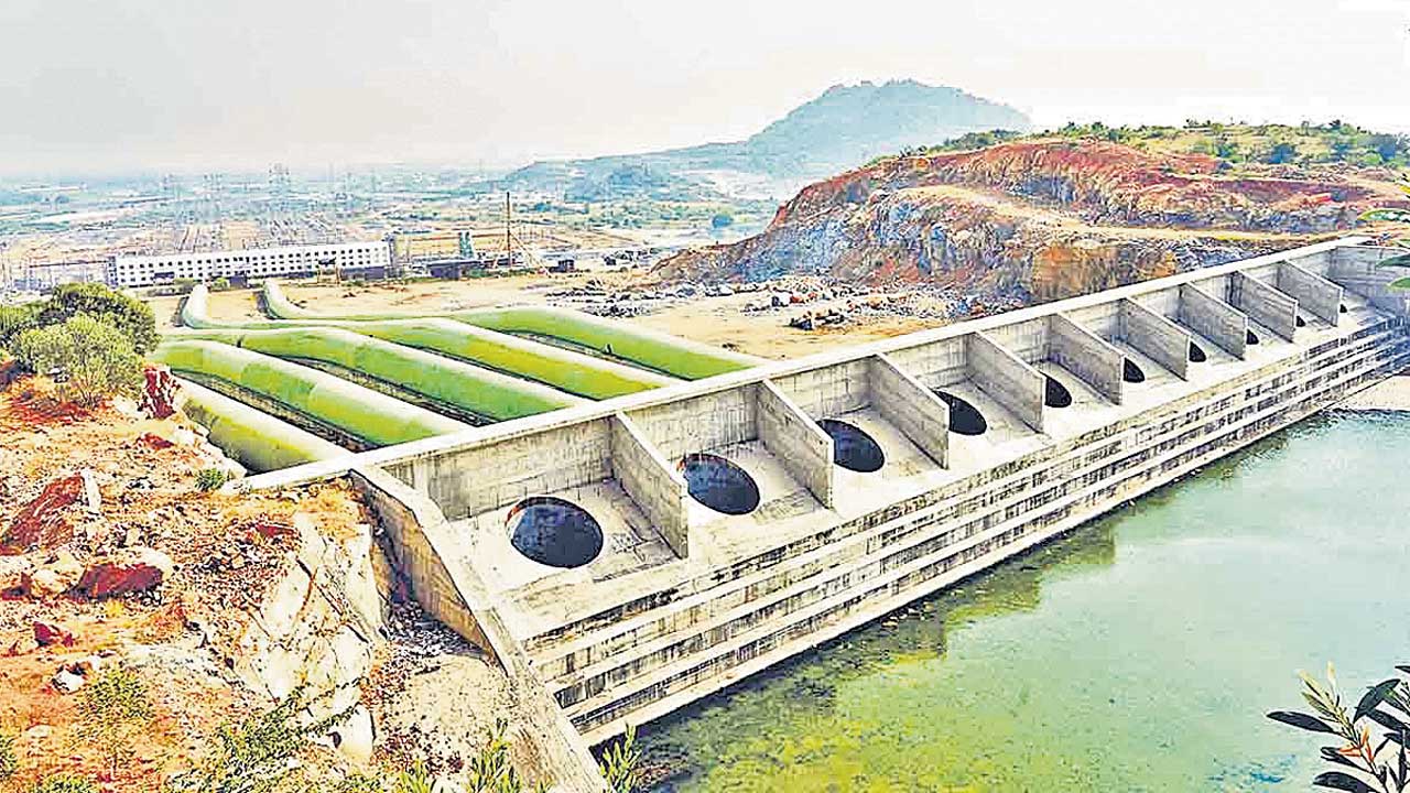 కొనసాగుతున్న ఆంధ్రా నీటి దోపిడి!