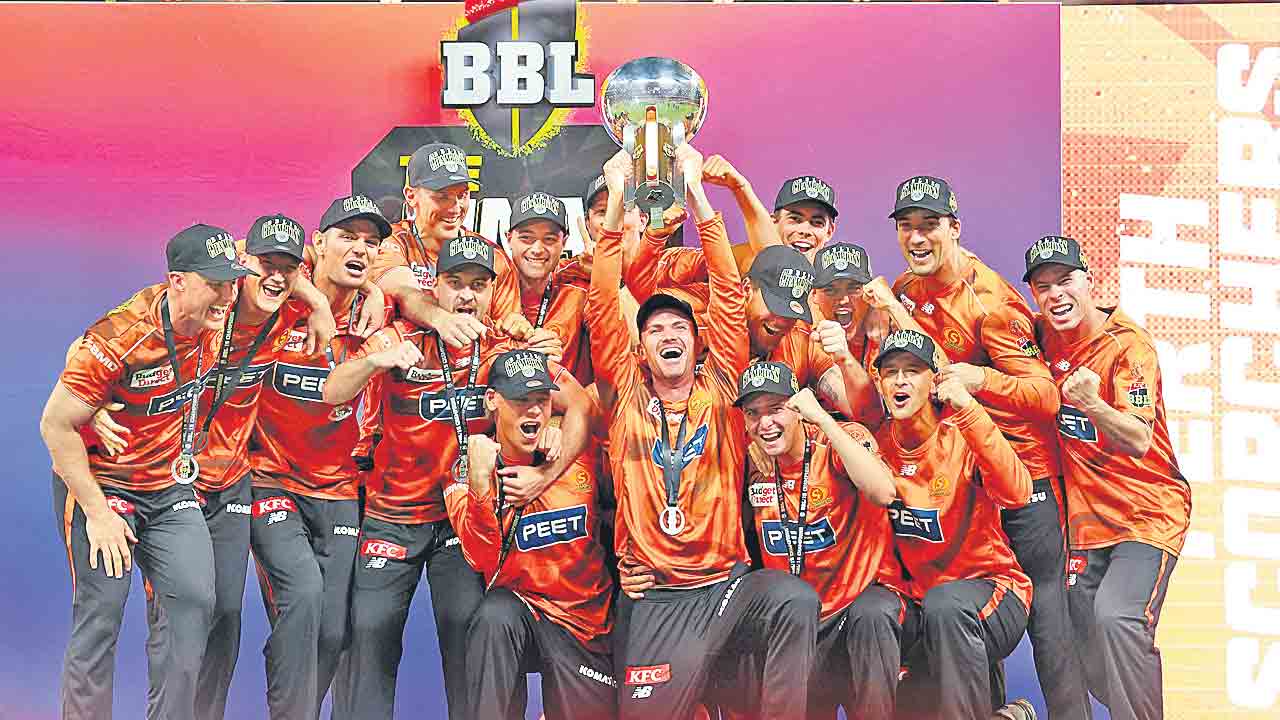 పెర్త్‌ సిక్సర్‌.. బిగ్‌బాష్‌ లీగ్‌లో ఆరో టైటిల్‌