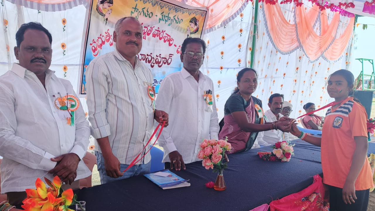 Republic Day | నార్నూర్‌ మండలంలోని రెపరెపలాడిన త్రివర్ణపతాకం