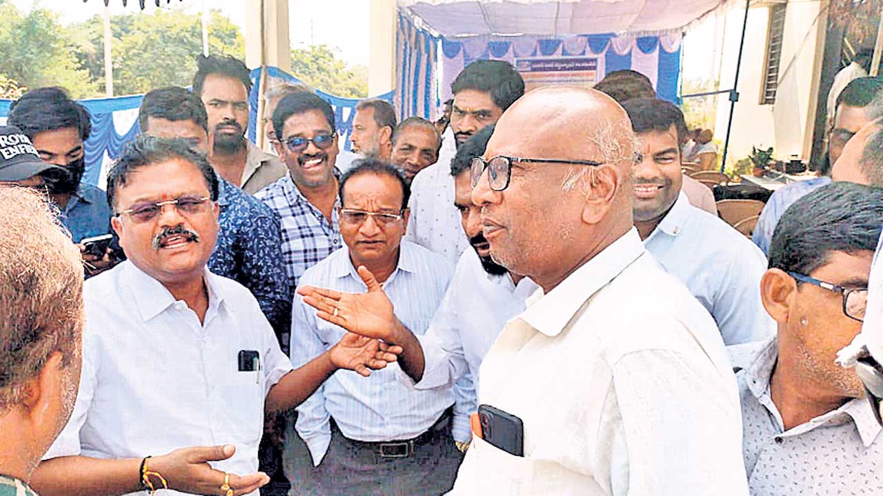 తడిసి మోపెడు..