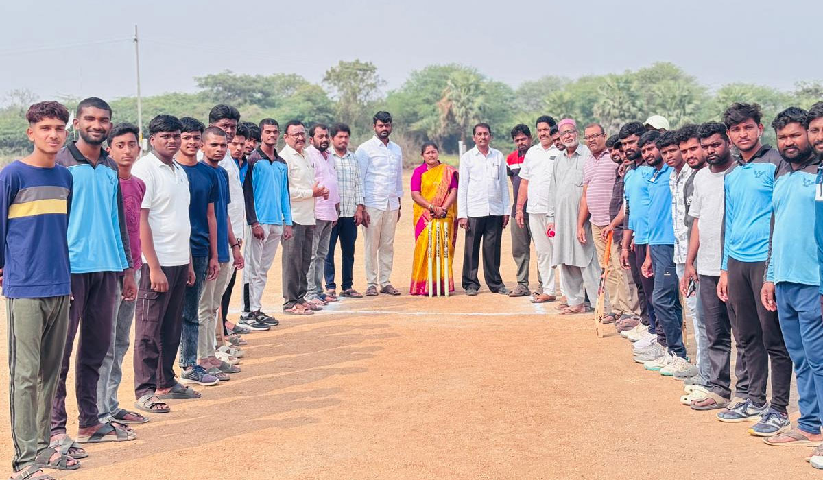Cricket competitions | సంక్రాతి సందర్భంగా కొత్తపల్లిలో క్రికెట్ పోటీలు..