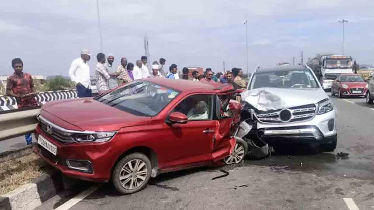 రోడ్డు ప్రమాదంలో దంపతుల మృతి