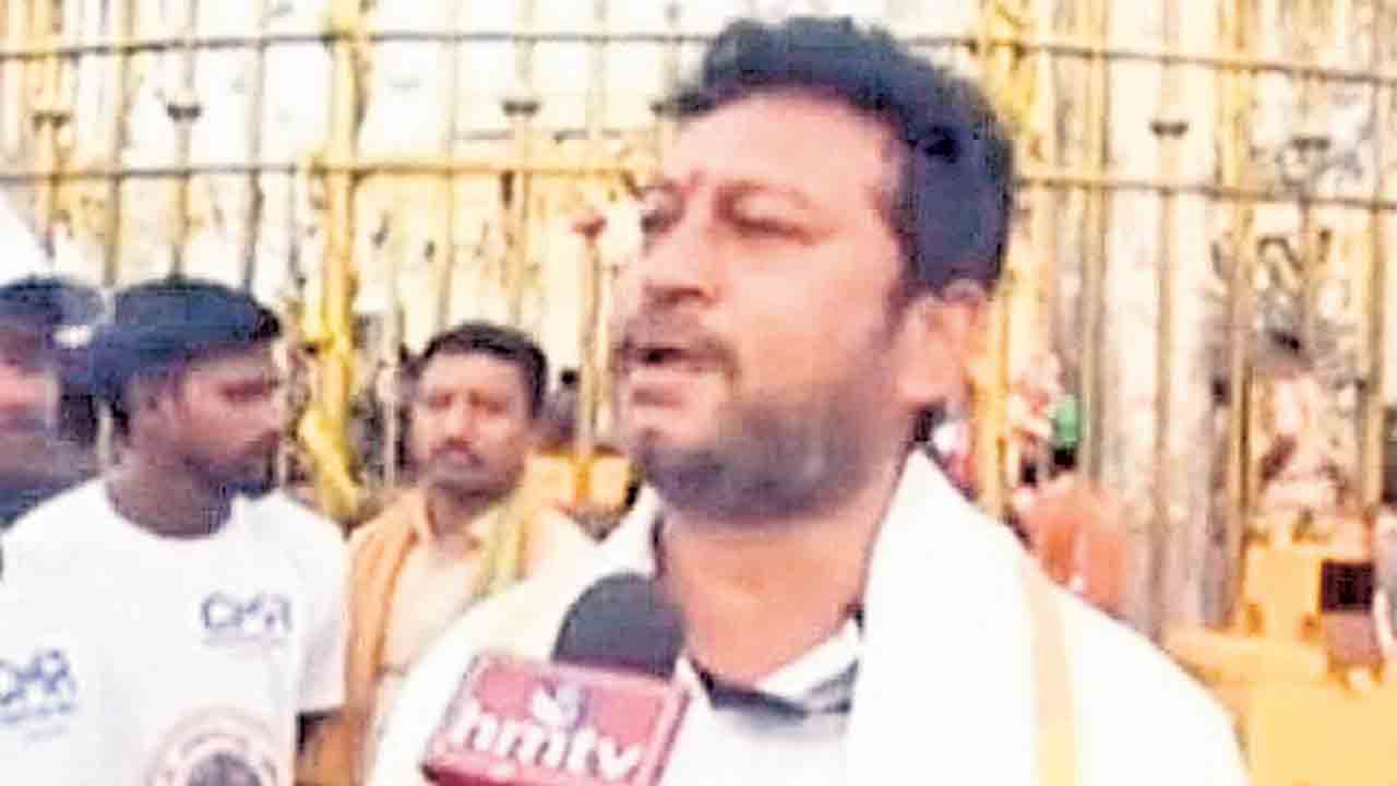 ఇవి సమ్మక్క గద్దెలా? సెంట్రల్‌ జైలా?