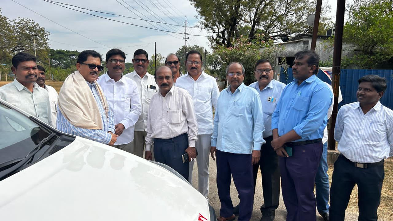 Singareni Director | ఓపెన్ కాస్ట్ నూతన ప్రాజెక్టులు ప్రారంభించేలా చర్యలు : సింగరేణి డైరెక్టర్