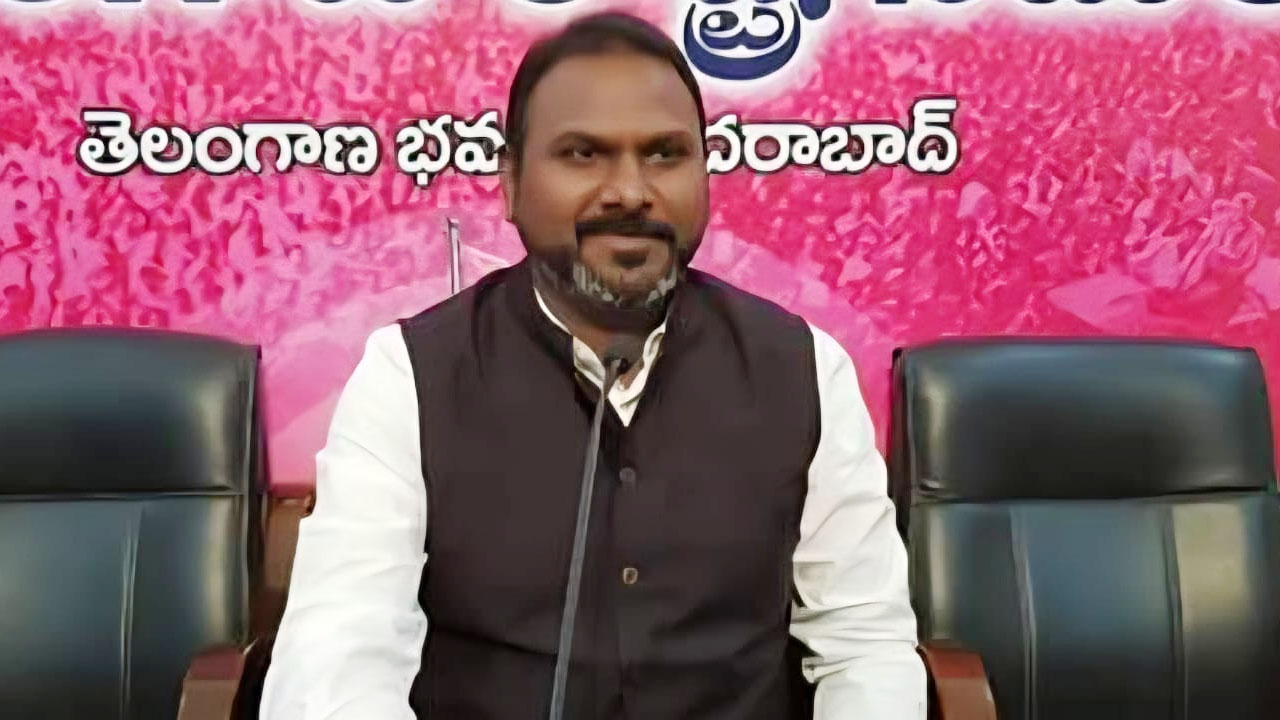 Sridhar Abbagoni | కేసీఆర్‌కు సిట్ నోటీసులు రాజకీయ కక్షసాధింపే: శ్రీధర్ అబ్బగౌని