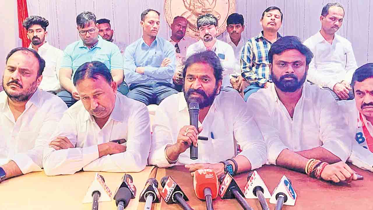 మహిళా రక్షణ చట్టాలు పకడ్బందీగా అమలు చేయాలి.. మాజీ మంత్రి వీ శ్రీనివాస్‌గౌడ్‌