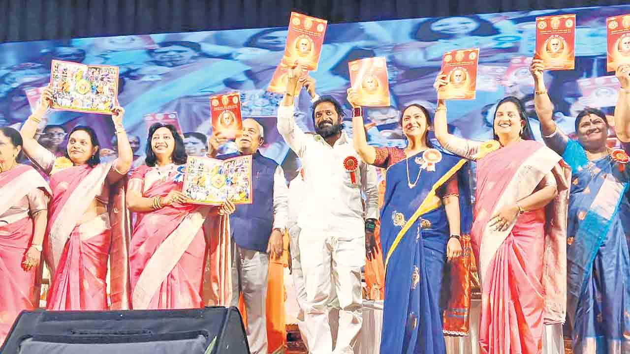 చట్టసభల్లో మహిళలకు రిజర్వేషన్లు కల్పించాలి