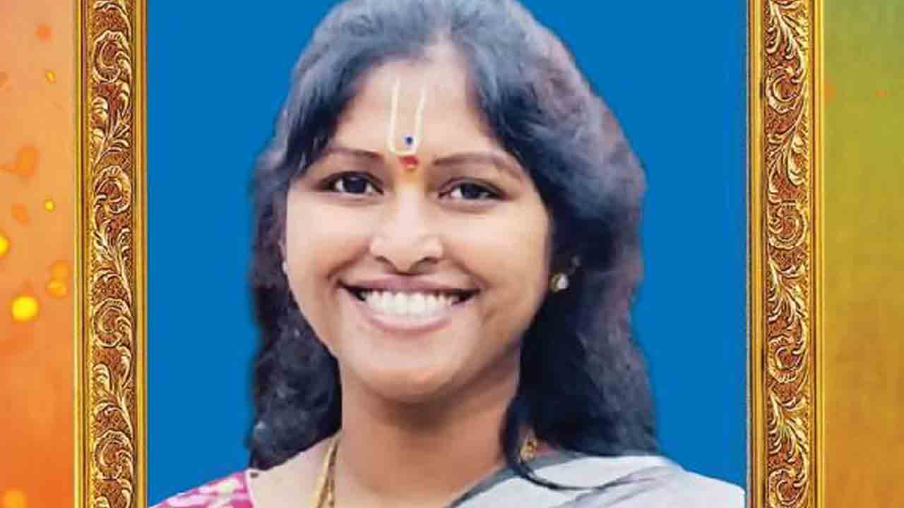 suicide | అప్పుల ఒత్తిడి తట్టుకోలేక.. బిల్డర్‌ భార్య ఆత్మహత్య