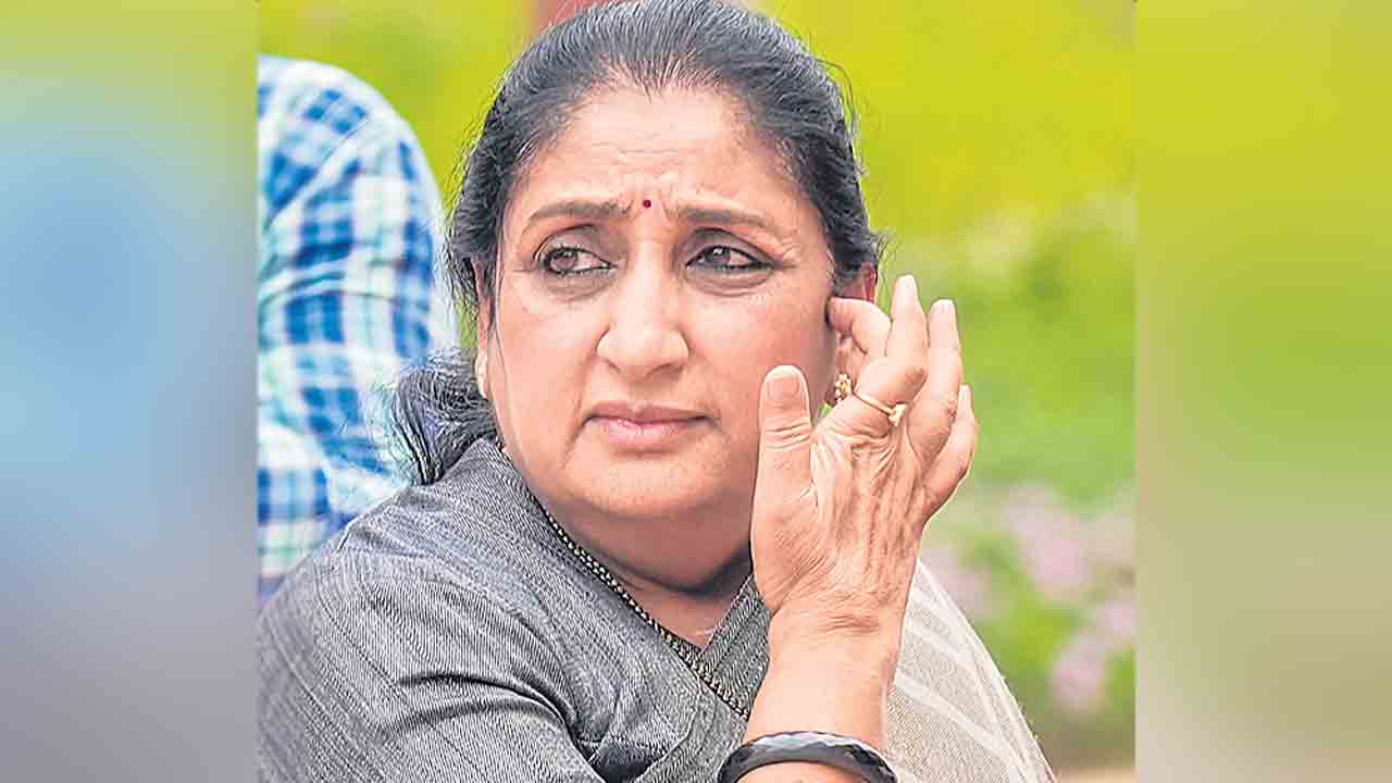 డిప్యూటీ సీఎంగా సునేత్ర!.. నేడు ప్రమాణ స్వీకారం చేసే అవకాశం