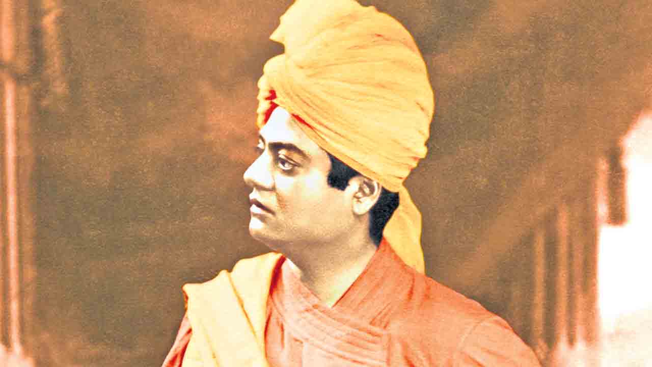 నవయుగ దార్శనికుడు..