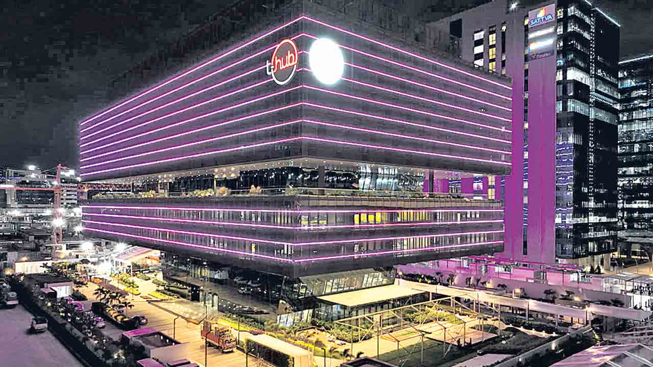 టీ హబ్‌పై సర్కార్‌ దిద్దుబాటు