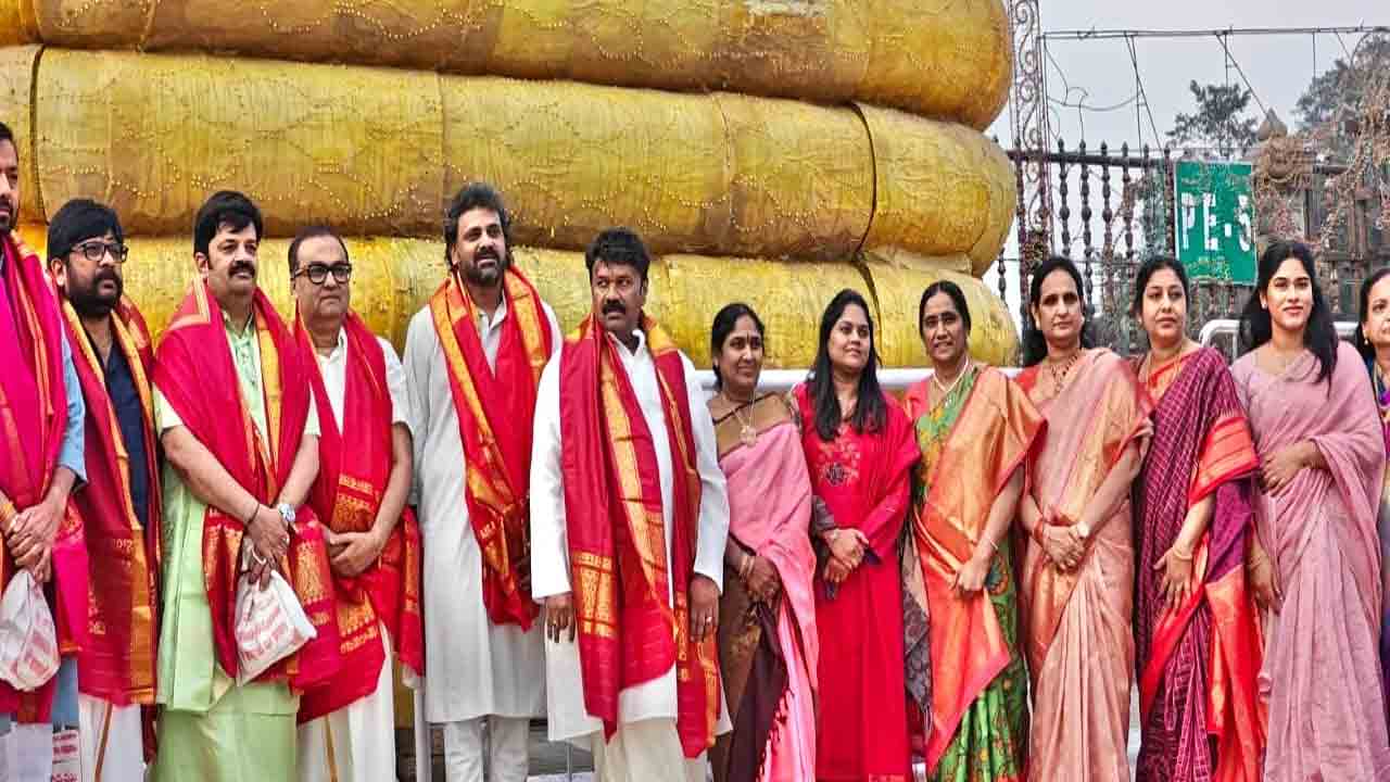 Talasani | కుటుంబంతో కలిసి తిరుమల శ్రీవారిని దర్శించుకున్న తలసాని