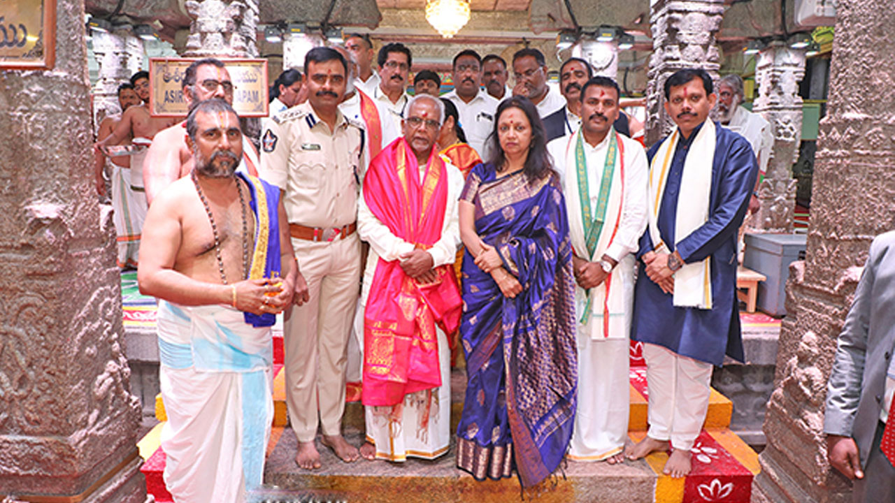 Mauritius President | తిరుచానూరు అమ్మవారిని దర్శించుకున్న మారిషస్ అధ్యక్షుడు ధరమ్ బీర్ గోగుల్