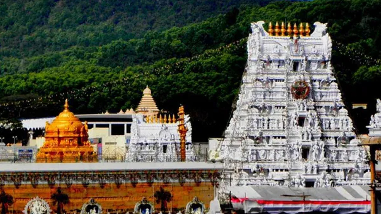 Tirumala | తిరుమలలో కంపార్టుమెంట్లు ఫుల్‌.. సర్వదర్శనానికి 24 గంటల సమయం