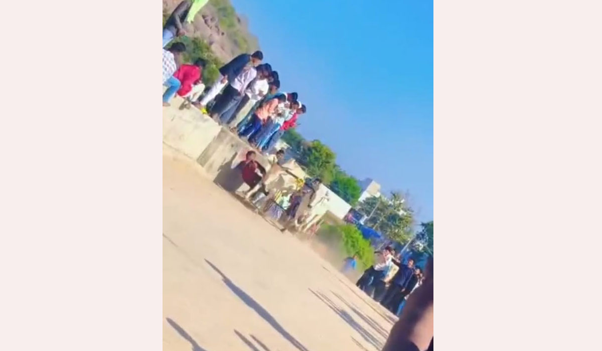 Gangadhara | వీరభద్ర స్వామి జాతరలో అపశృతి.. యువకుడిని ఢీ కొట్టిన ఎడ్ల బండి