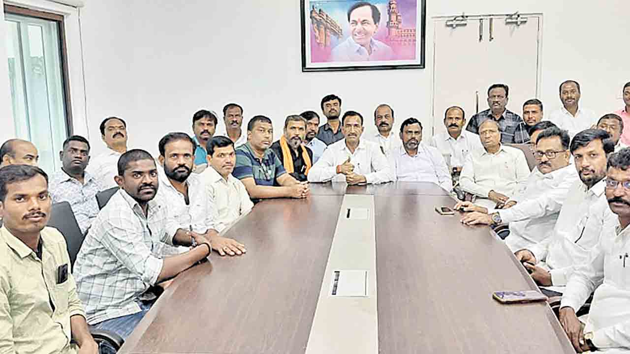 దమ్ముంటే నిధులు తేవాలి