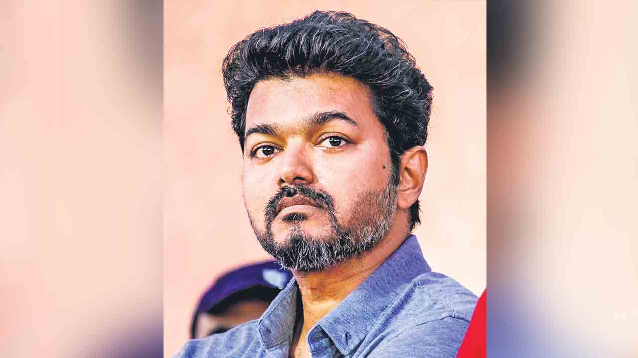 రాజకీయ డైలాగ్స్‌ కారణంగానే సెన్సార్‌ సర్టిఫికెట్‌ నిరాకరణ