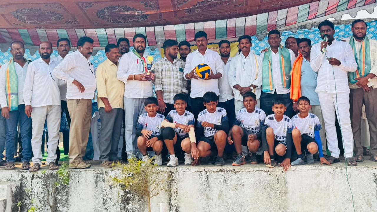 Chairman Kotnaka | క్రీడలతో మానసికోల్లాసం..శారీరక దృఢత్వం :  చైర్మన్‌ కోట్నాక