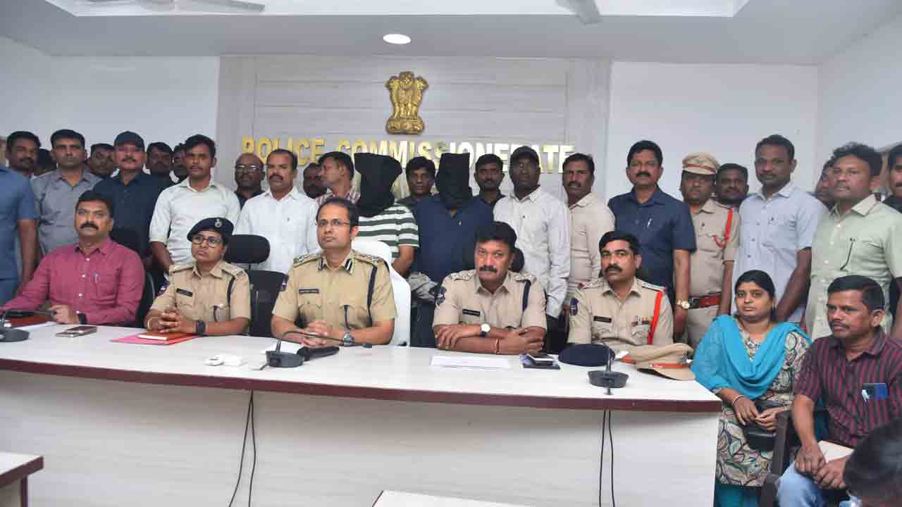 చిన్నారుల కిడ్నాపర్ల ముఠా అరెస్ట్‌