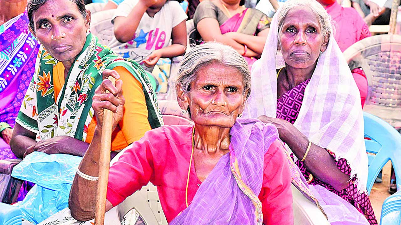 కొత్త పింఛన్ల సంగతేంది?