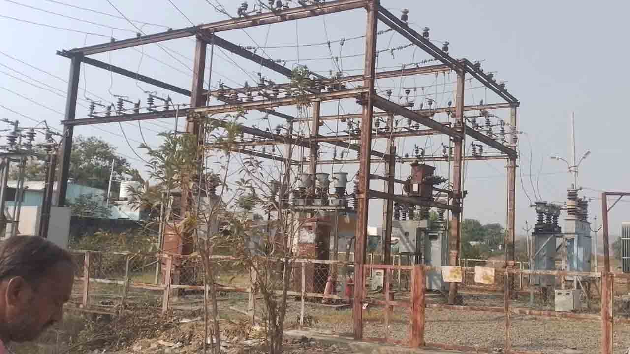 Jainur | విద్యుత్ వినియోగదారులు సమస్యలు పరిష్కరించుకోవాలి : ఏడీఈ డి. శ్రీనివాస్