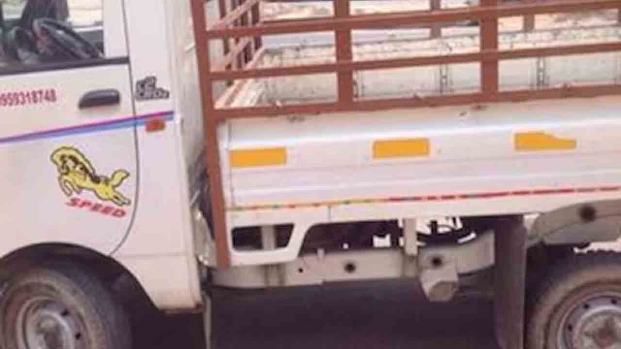 Hyderabad | ఆటో ట్రాలీతో ఢీ కొట్టి.. విద్యుత్‌ స్తంభం తొలగించేందుకు యత్నం