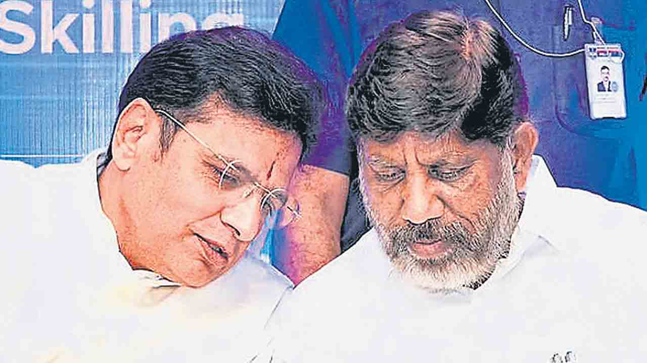 చర్చించిందొకటి.. చెప్తున్నదొకటి!.. మున్సిపల్‌ ఎన్నికలపై చర్చించామన్న భట్టి, శ్రీధర్‌బాబు