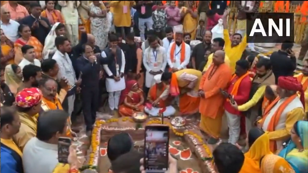 Bhojshala: భోజ్‌శాల‌లో భారీ భ‌ద్ర‌త.. వైభ‌వంగా స‌ర‌స్వ‌తీ పూజ‌