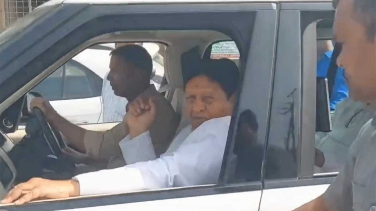 Sudarshan Reddy | బోధన్‌ ఎమ్మెల్యేకు నిరసన సెగ.. పోలీసు బందోబస్తుతో వెనుదిరిగిన సుదర్శన్‌ రెడ్డి