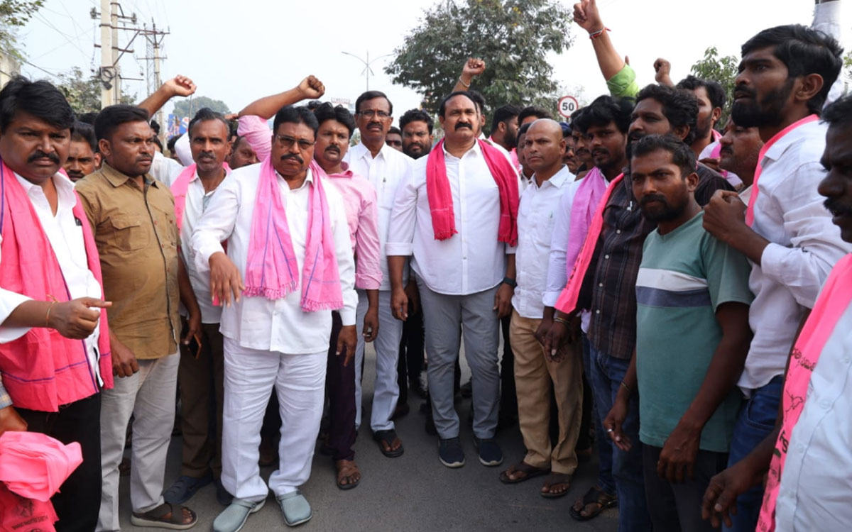 Kodada : 'ఉద్యమ నేత కేసీఆర్‌ను ముట్టుకుంటే రాష్ట్రం అగ్నిగుండమే'