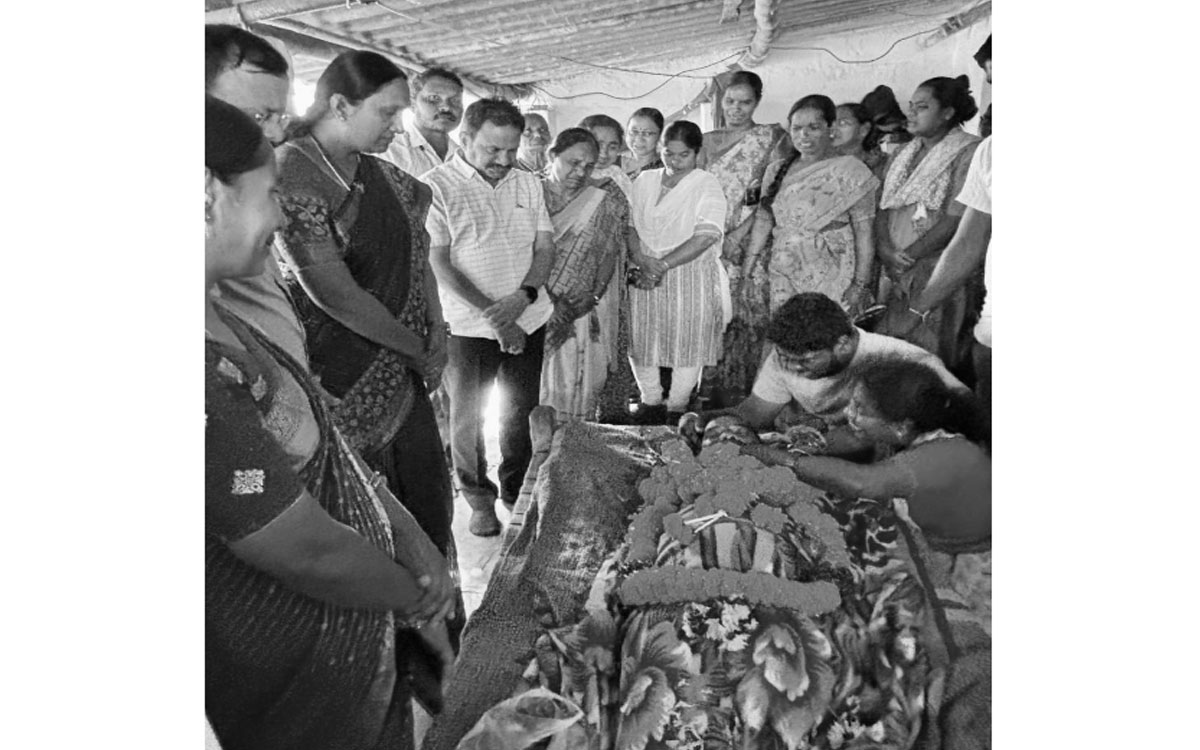 Shaligouraram : గుండెపోటుతో ఫీల్డ్ అసిస్టెంట్ మృతి