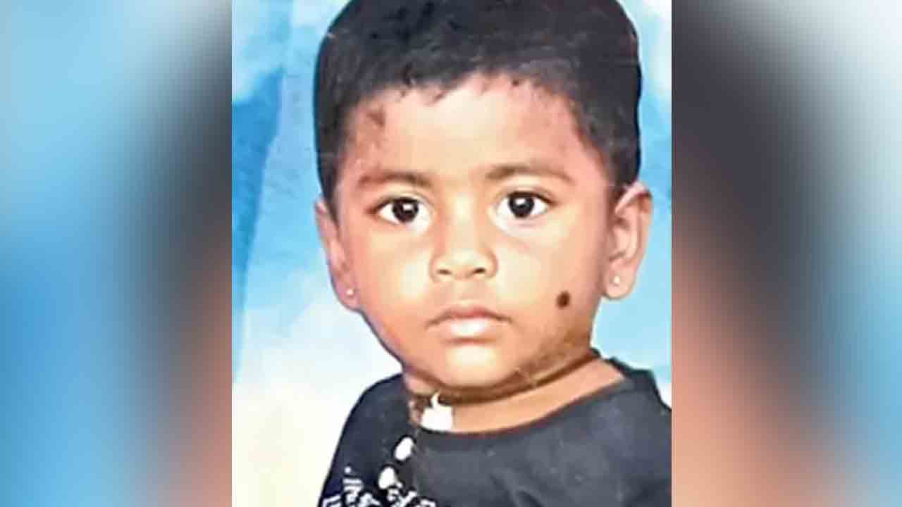 Child | ఆడుకుంటూ వెళ్లి.. సాంబార్‌లో ప‌డి చిన్నారి మృతి